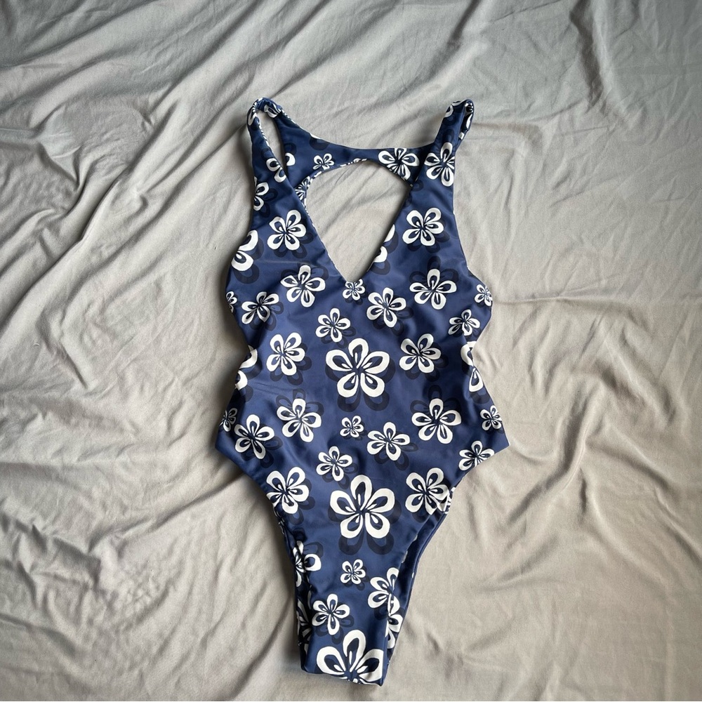 BENOA Sophia One Piece in Maramatea